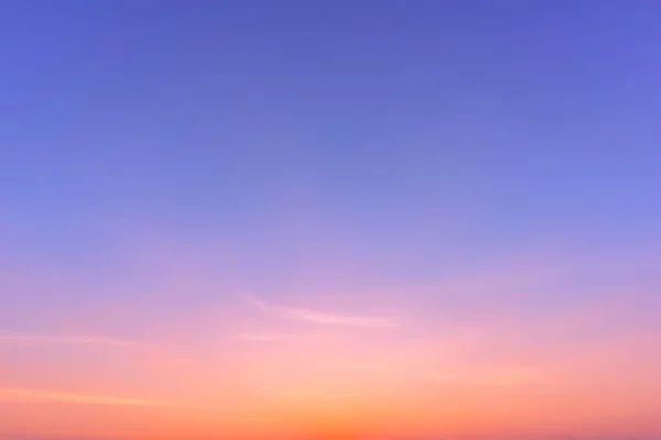 Close up de nuvens e céu pôr do sol fundo — Fotografia de Stock