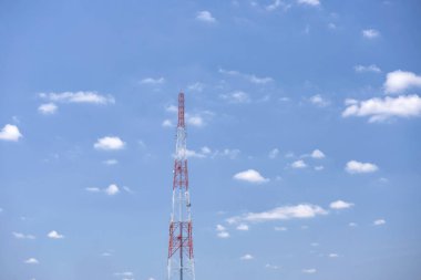 Mavi gökyüzü telekomünikasyon direk Televizyon antenler