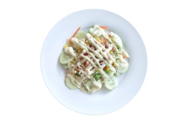 Ton balığı ve sebze salatası.