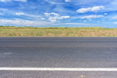 Asfalt yol ve kırsal kez bakıldı