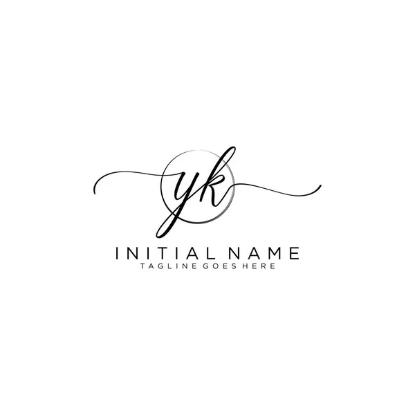 Beauty Vector Initial Logo Handwriting Logo Initial Signature — 图库矢量图片