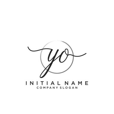 Çember şablonlu ilk el yazısı logosu