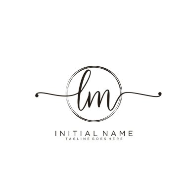 L m Çember şablonlu el yazısı logosu.
