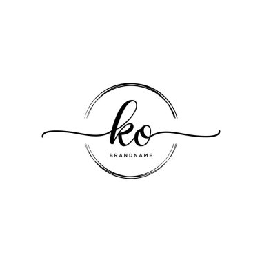 Çember şablon vektörlü ilk el yazısı logosu.