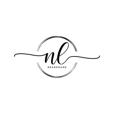 Çember şablonlu el yazısı logosu.