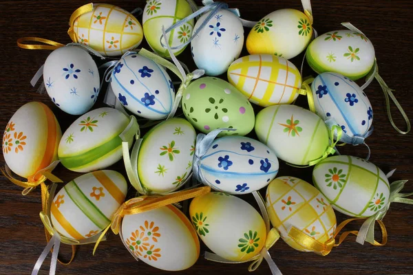 Çiçekli paskalya yumurtaları