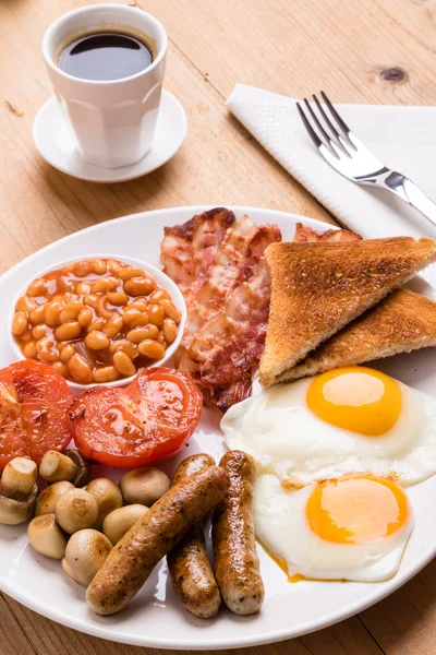 Desayuno inglés completo rústico —  Fotos de Stock