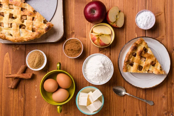 apple pie slice with ingredients