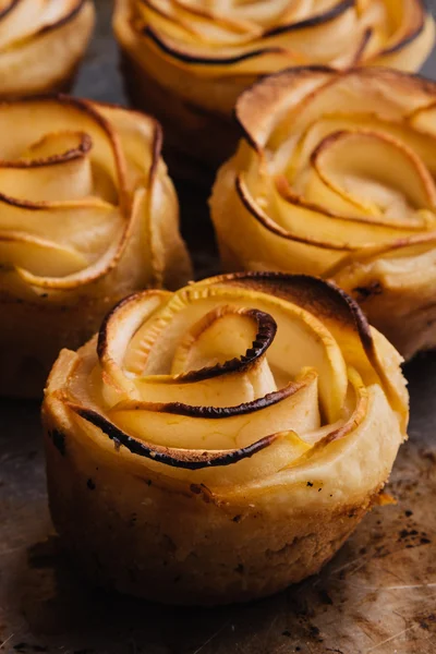 puf böreği şeklinde apple Güllü