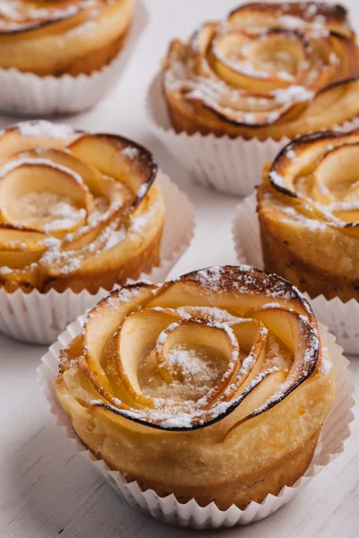 puf böreği şeklinde apple Güllü