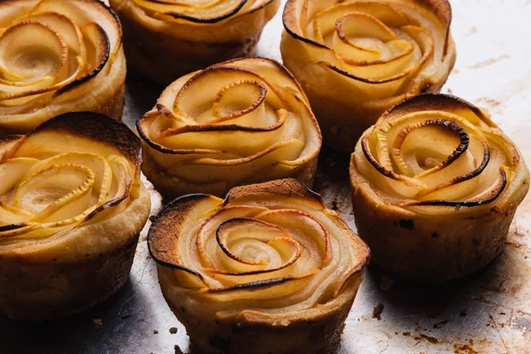 puf böreği şeklinde apple Güllü