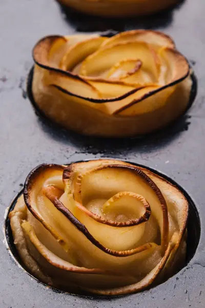 puf böreği şeklinde apple Güllü