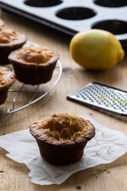 ev yapımı limonlu muffin