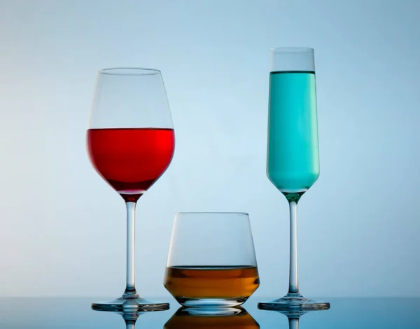 Çeşitli alkollü gözlük içecekler — Stok fotoğraf