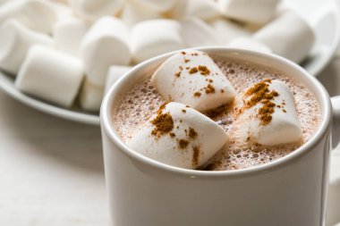 Şekerli sıcak kakao.