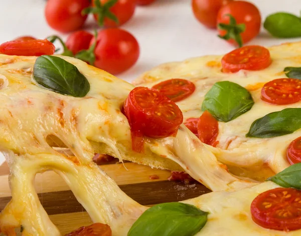 Pizza fresca margherita — Foto de Stock
