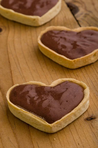 Tarta czekolada kształt serca — Zdjęcie stockowe
