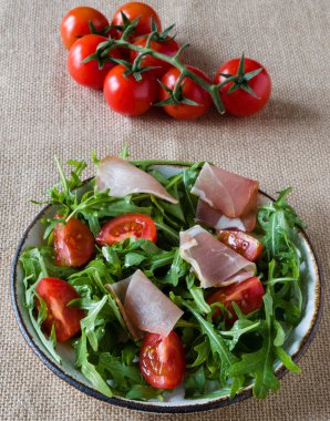 rustik ruccola salata