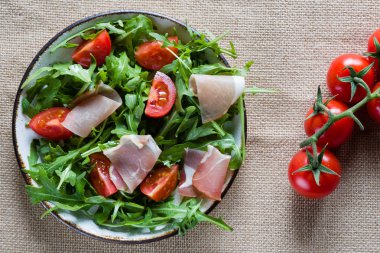 rustik ruccola salata