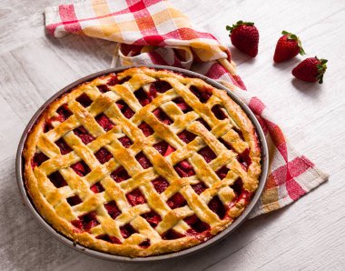 Çilekli pasta tatlı