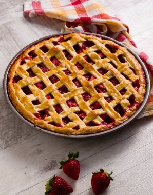 Çilekli pasta tatlı