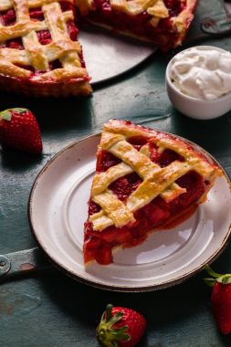 Çilekli pasta tatlı