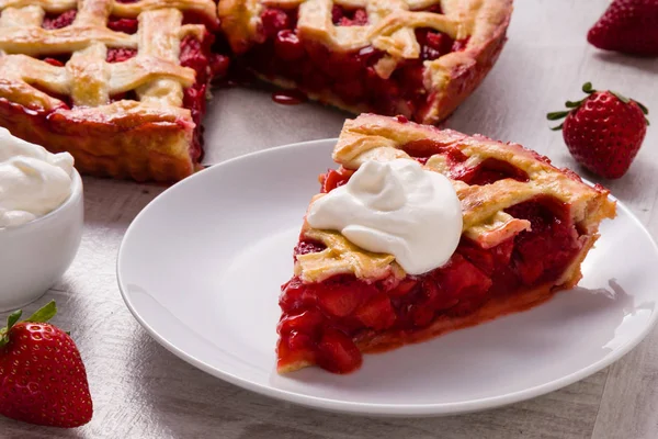 Strawberry pie dessert — Stock Photo, Image