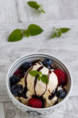 Vanilyalı dondurma.