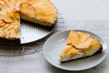 Cheesecake şeftali ile
