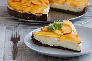 Cheesecake şeftali ile