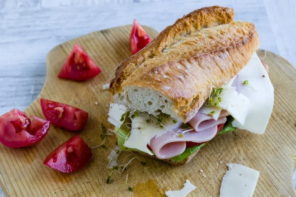 büyük Jambonlu sandviç