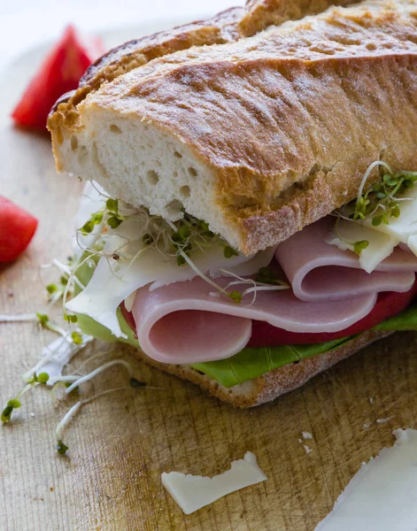 büyük Jambonlu sandviç