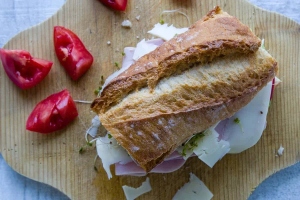 büyük Jambonlu sandviç