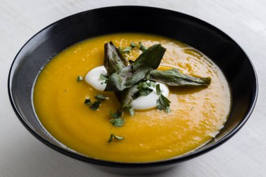 kremalı balkabağı çorbası