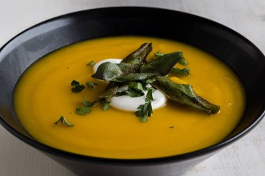 kremalı balkabağı çorbası