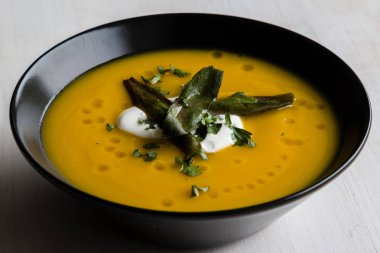 kremalı balkabağı çorbası