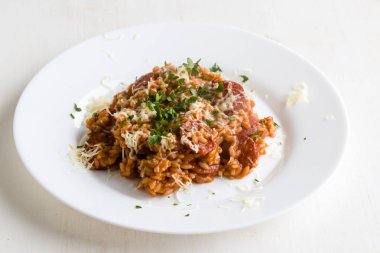 Chorizo risotto ile domates