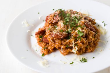 Chorizo risotto ile domates