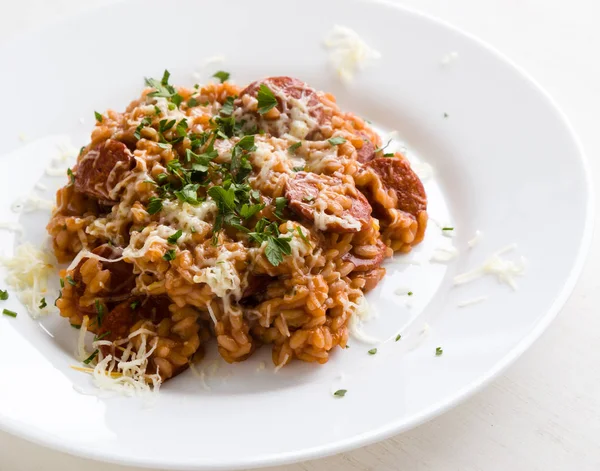 Risotto de chorizo con tomate — Foto de Stock