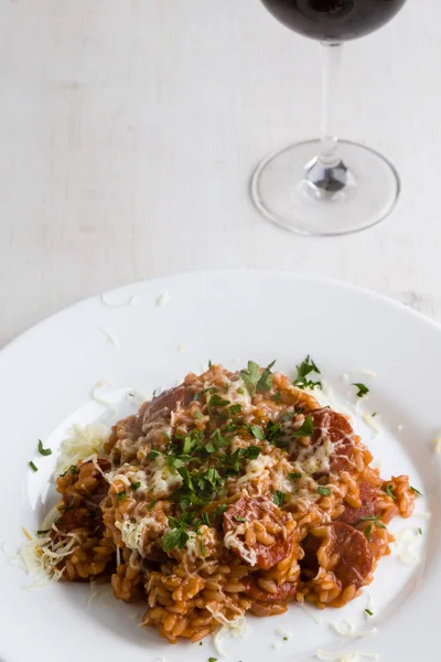 Risotto de chorizo con tomate — Foto de Stock