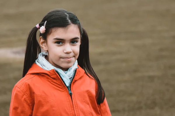 Yakın çekim küçük kız portre — Stok fotoğraf