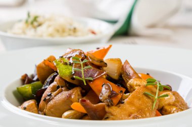 pilavlı Tavuk salatası