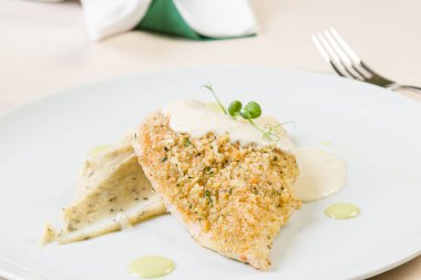 tavuk peynir ve truffled patates püresi ile