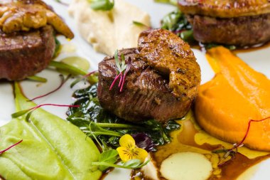 sığır eti filets kaz ciğeri ile