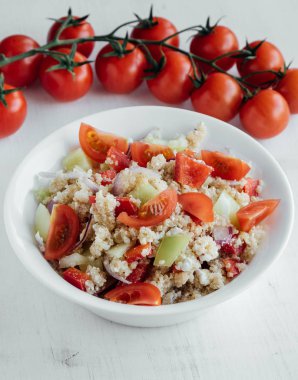 sağlıklı quinoa salata