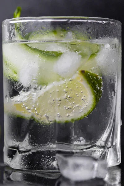 Gin tonic drink — Stock Photo, Image