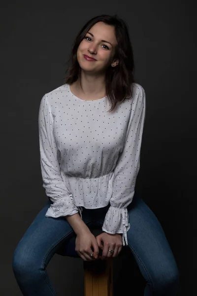 Studio Portrait Young Beautiful Fashionable Woman — Stock Photo, Image