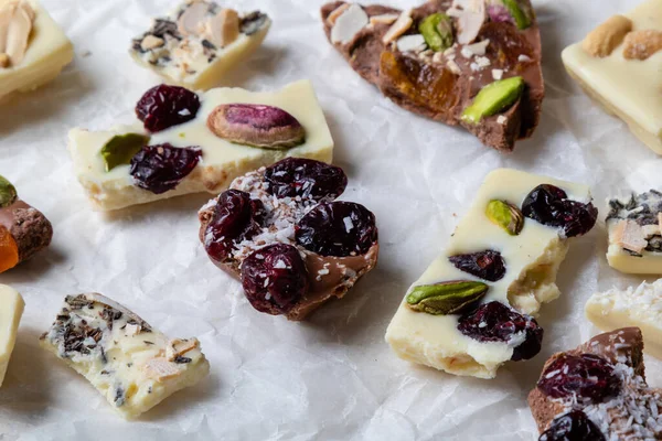 Ambachtelijke Handgemaakte Gastronomische Melk Chocolade Dessert Snack — Stockfoto