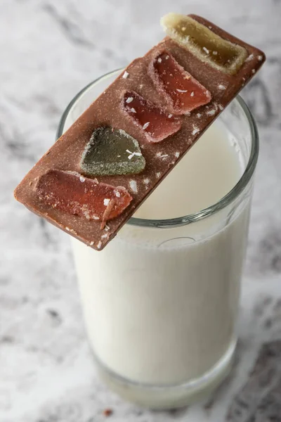 Ambachtelijke Handgemaakte Gastronomische Melk Chocolade Dessert Snack — Stockfoto