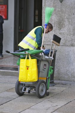 Milan, İtalya - şehir temizlik Servisi